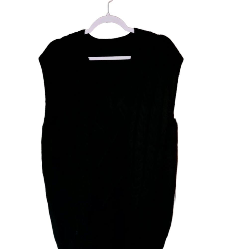 Black Large Vest Brand New Has No Tags an no Name Brand
